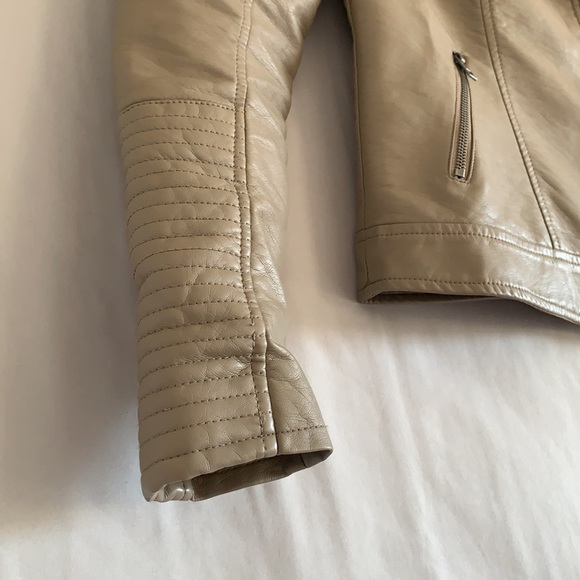 ONLY Faux leather beige jacket |size 34 - Picture 4 of 7